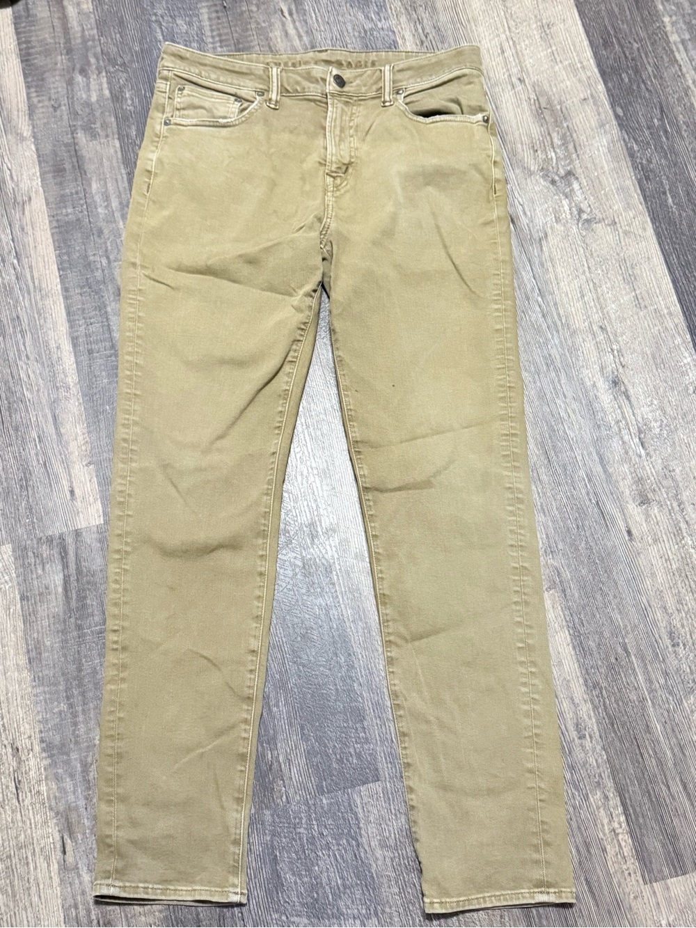 American Eagle Airflex+ Khaki Pants size 31x34